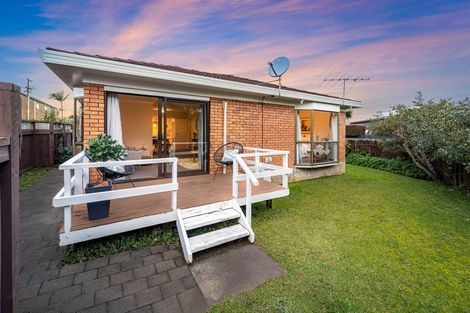 Photo of property in 63a Nile Road, Milford, Auckland, 0620