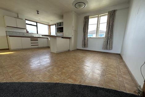 Photo of property in 5 Sherwood Avenue, Te Atatu South, Auckland, 0610