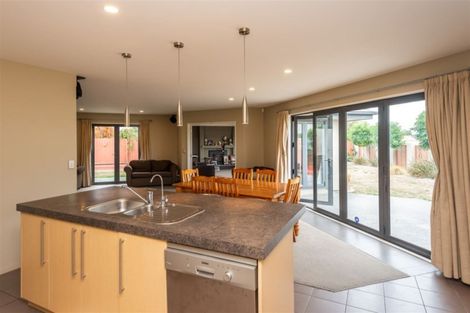Photo of property in 25 Linkwater Way, Parklands, Christchurch, 8083