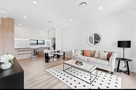 Photo of property in 7/12 Statesman Street, Henderson, Auckland, 0612