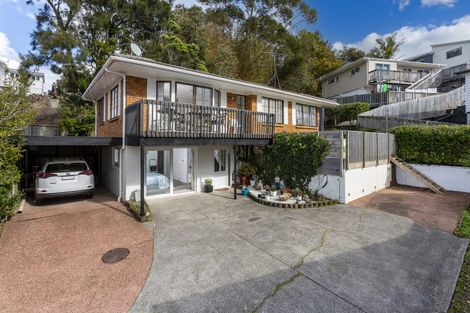 Photo of property in 2/5 Serrata Place, Browns Bay, Auckland, 0630