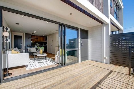 Photo of property in 1/32 Beulah Avenue, Rothesay Bay, Auckland, 0630