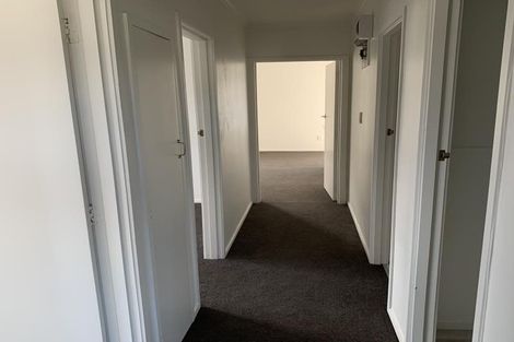 Photo of property in 55 Larnoch Road, Henderson, Auckland, 0610