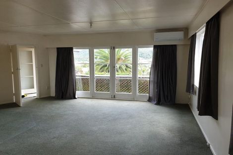 Photo of property in 32 Mimihau Grove, Wainuiomata, Lower Hutt, 5014