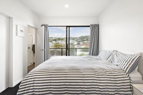 Photo of property in 74u3 Derwent Street, Island Bay, Wellington, 6023