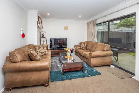 Photo of property in 2/33 Cowley Drive, Temple View, Hamilton, 3218