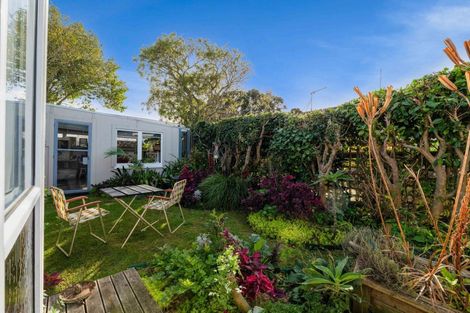 Photo of property in 8 Omata Road, Westown, New Plymouth, 4310
