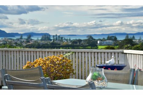 Photo of property in 9 Moffat Road, Red Beach, 0932