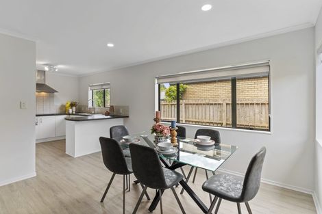 Photo of property in 15 Ali Place, Ranui, Auckland, 0612