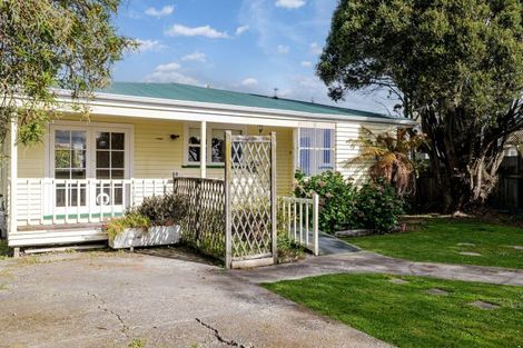 Photo of property in 38 Peters Avenue, Cloverlea, Palmerston North, 4412