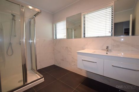 Photo of property in 63 Kirby Street, Glendene, Auckland, 0602