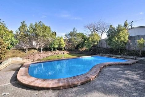 Photo of property in The Haven, 5/120 Beach Haven Road, Beach Haven, Auckland, 0626