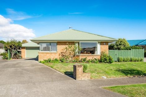 Photo of property in 7 Balmerino Grove, Waikanae, 5036
