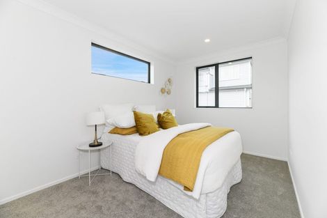 Photo of property in 11a/1 Falstone Lane, Browns Bay, Auckland, 0630