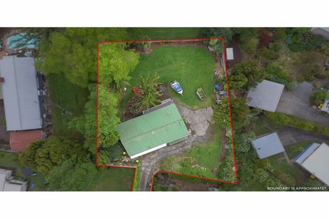 Photo of property in 41 Taipari Road, Te Atatu Peninsula, Auckland, 0610