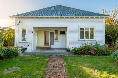 Photo of property in 30 Rhodes Street, Waimate, 7924