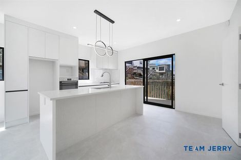 Photo of property in 1 Papauma Place, Papakura, 2110