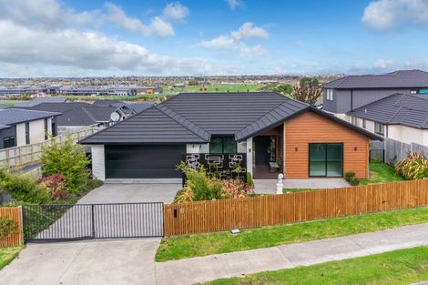 Photo of property in 6 Kapua Crescent, Rototuna North, Hamilton, 3210