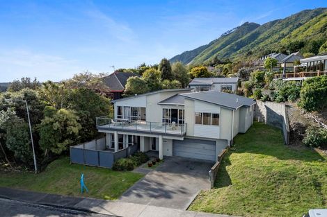 Photo of property in 5 Mohua Street, Waikanae, 5036