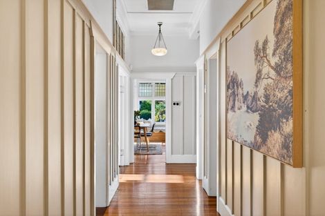 Photo of property in 60 Milton Road, Bluff Hill, Napier, 4110