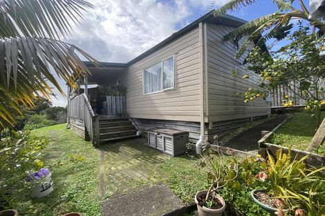 Photo of property in 35 Rua Road, Glen Eden, Auckland, 0602