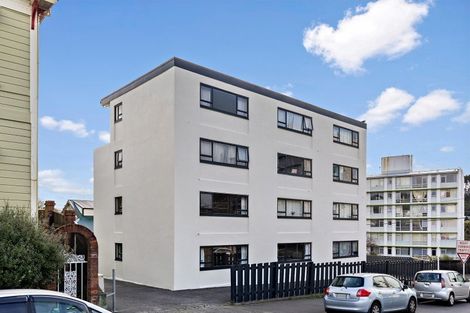 Photo of property in 52u1 Russell Terrace, Berhampore, Wellington, 6023