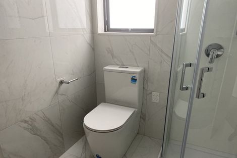 Photo of property in 3/3 Beach Road, Te Atatu Peninsula, 0610