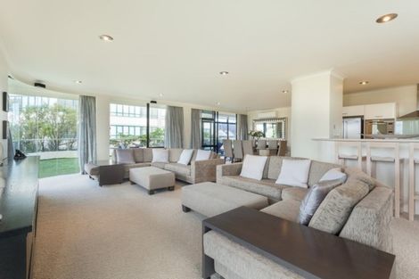 Photo of property in 21 Maunganui Road, Mount Maunganui, 3116