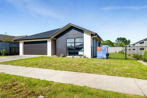 Photo of property in 3 Tangaroa Street, Waitara, 4320