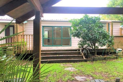 Photo of property in 84 Colwill Road, Massey, Auckland, 0614