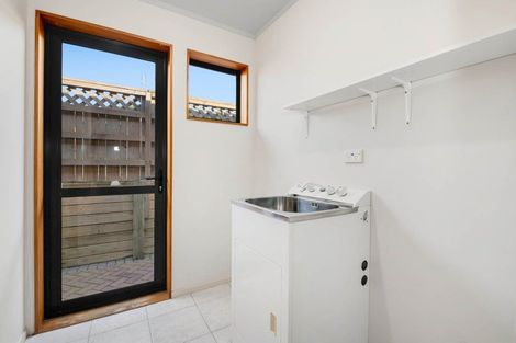 Photo of property in 10 Angel Way, Stanmore Bay, Whangaparaoa, 0932