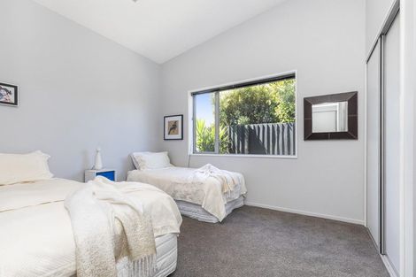 Photo of property in 2 Hemingway Place, Spencerville, Christchurch, 8083