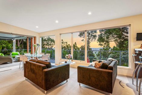 Photo of property in 20 Rangiwai Road, Titirangi, Auckland, 0604