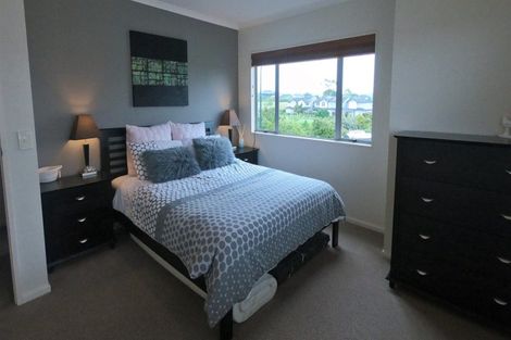 Photo of property in 23 Cambrian Crescent, Flat Bush, Auckland, 2016