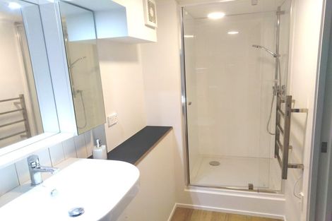 Photo of property in 1/34 Sylvan Avenue, Milford, Auckland, 0620