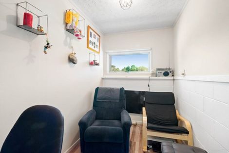 Photo of property in 44 Hiwihau Place, Glenfield, Auckland, 0629