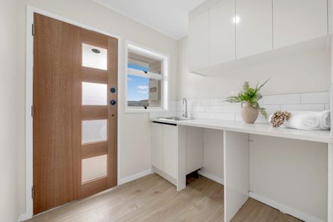 Photo of property in 48 Chelburn Crescent, Mangere East, Auckland, 2024