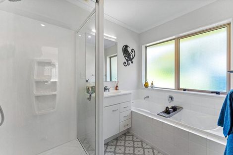 Photo of property in 7 Omana Avenue, Shelly Beach, Helensville, 0874