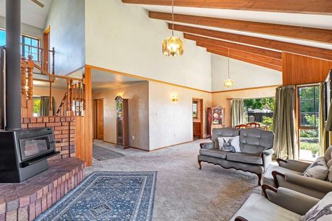 Photo of property in 10 Regency Crescent, Redwood, Christchurch, 8051