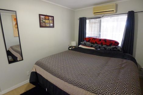 Photo of property in 23 Flaunty Place, West Harbour, Auckland, 0618