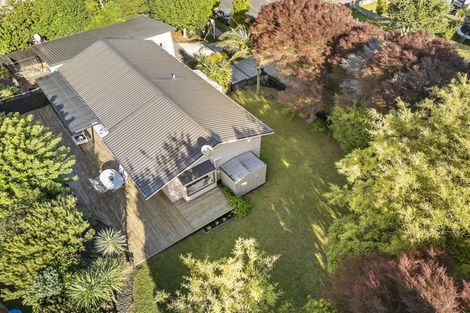 Photo of property in 2 Gosford Drive, Botany Downs, Auckland, 2010