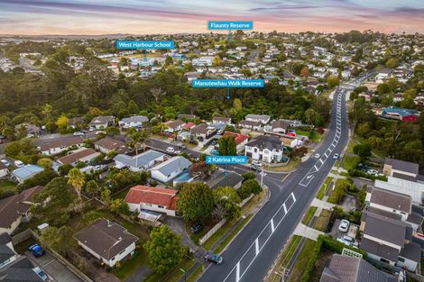 Photo of property in 2 Katrina Place, Massey, Auckland, 0614