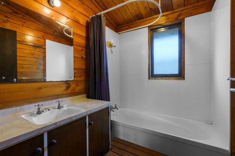 Photo of property in 305 Shakespeare Street, Leamington, Cambridge, 3432