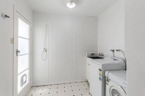 Photo of property in 8 Witham Street, Island Bay, Wellington, 6023