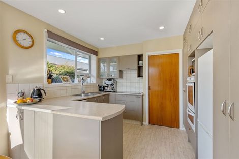 Photo of property in 13 Ron Place, Bishopdale, Christchurch, 8051
