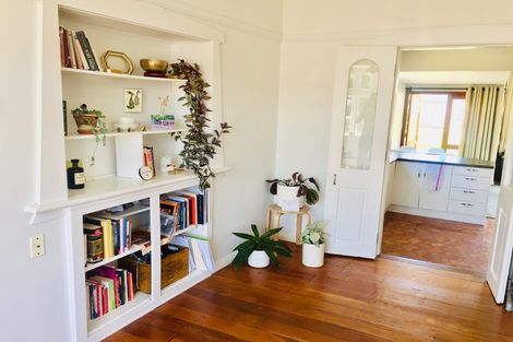 Photo of property in 131 Apu Crescent, Lyall Bay, Wellington, 6022
