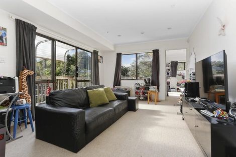 Photo of property in 2/14 Norman Road, Titirangi, Auckland, 0604