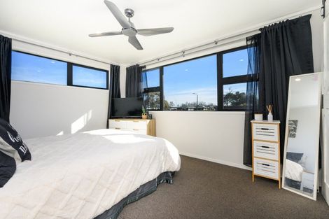 Photo of property in 7 Colonial Place, Kelvin Grove, Palmerston North, 4414