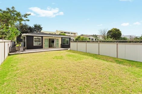Photo of property in 50 Seaview Road, Paraparaumu Beach, Paraparaumu, 5032