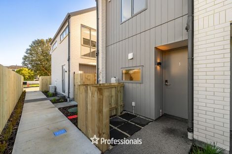 Photo of property in 31-33 Chapman Crescent, Naenae, Lower Hutt, 5011